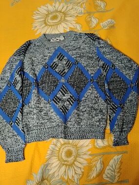 Men's Gray Marled Crewneck Sweater with Blue Argyle